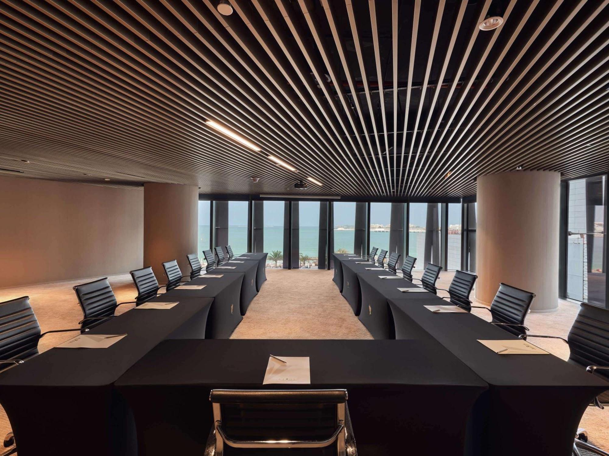 릭소스 프리미엄 두바이 Jbr 호텔 외부 사진 Meeting room