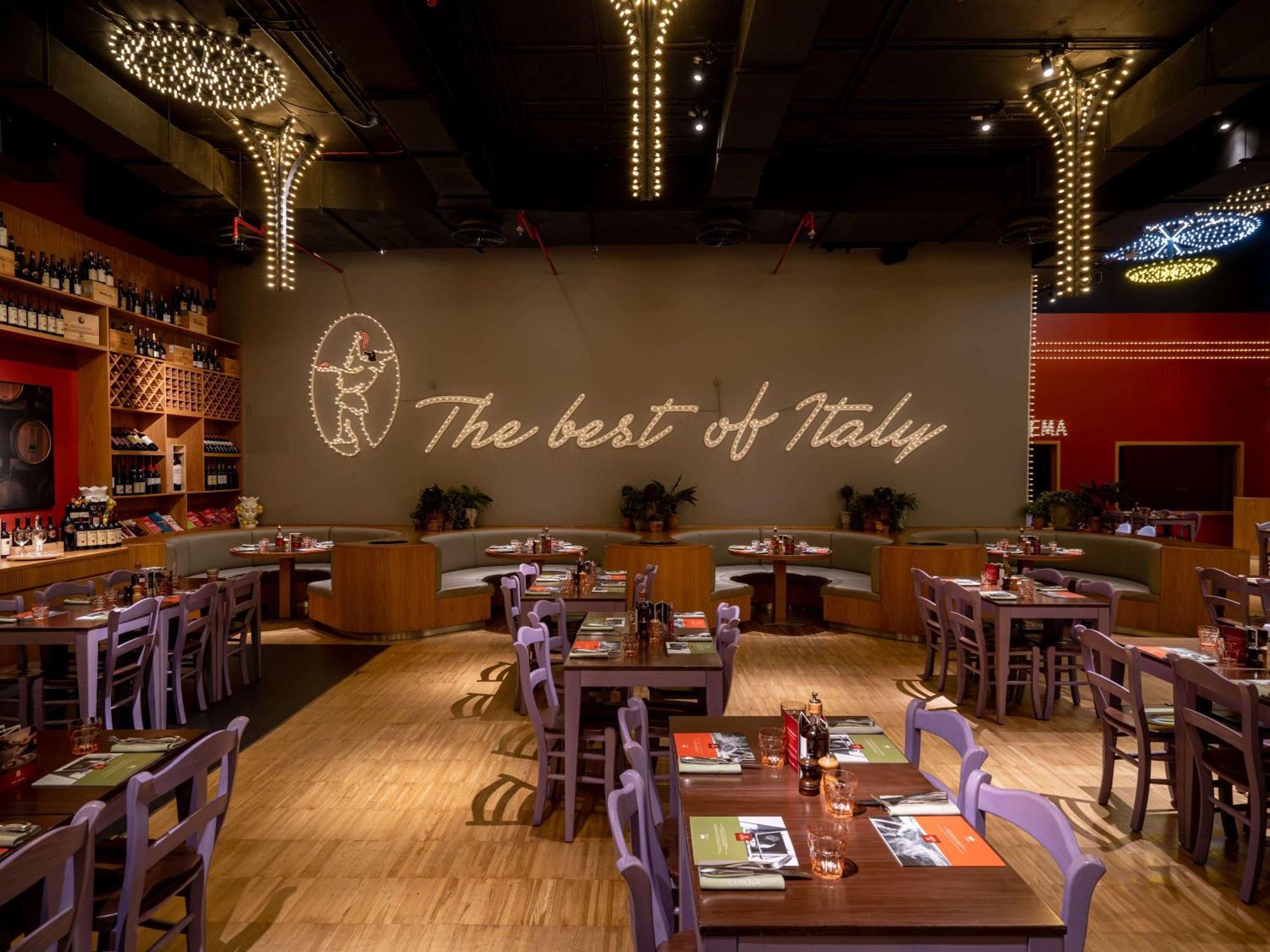 릭소스 프리미엄 두바이 Jbr 호텔 외부 사진 The interior of a typical Italian restaurant
