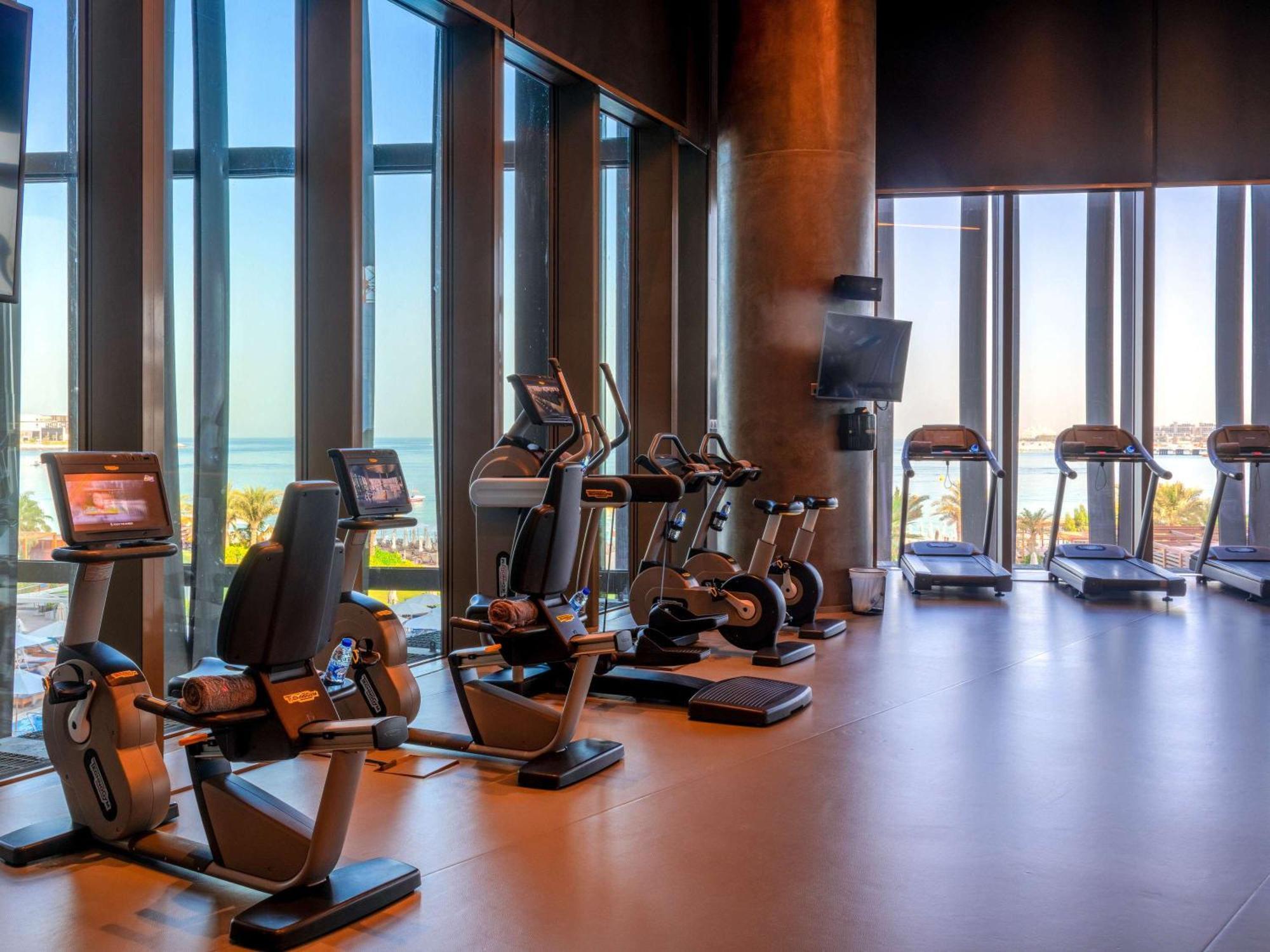 릭소스 프리미엄 두바이 Jbr 호텔 외부 사진 The gym at the hotel