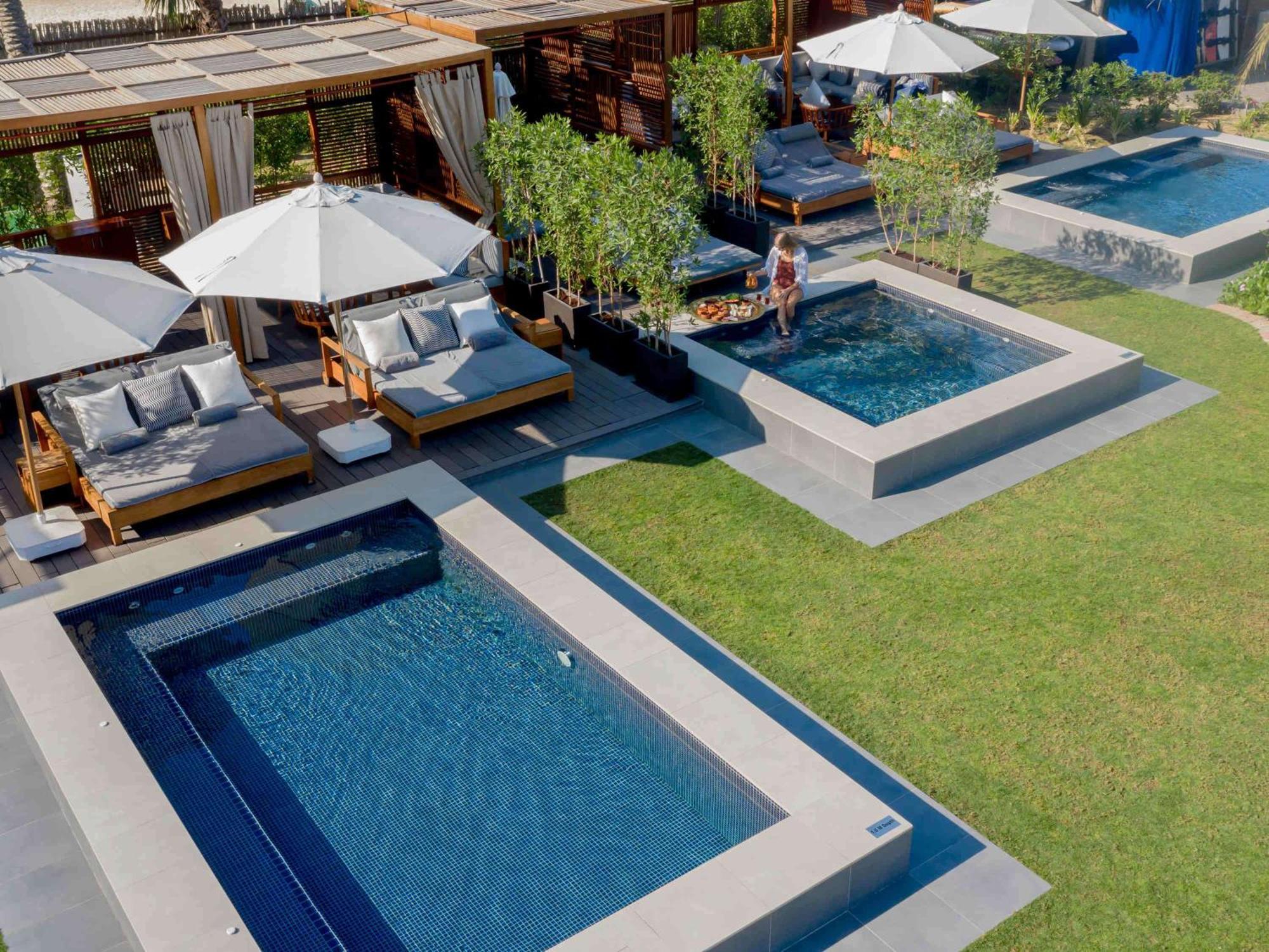 릭소스 프리미엄 두바이 Jbr 호텔 외부 사진 The pool at the hotel